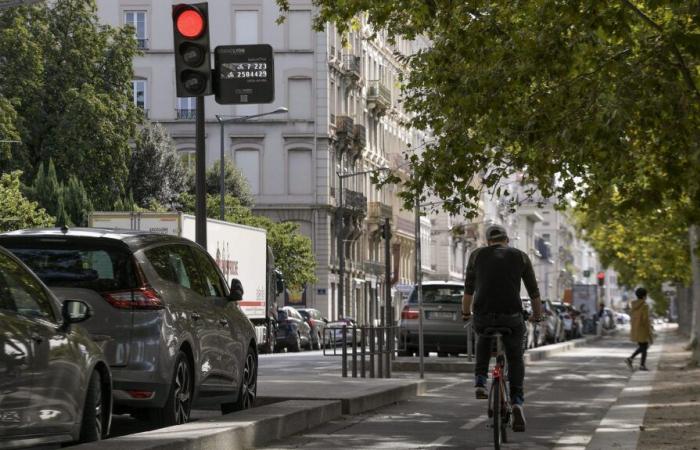 à Lyon, une opération de sensibilisation au respect mutuel entre automobilistes et cyclistes