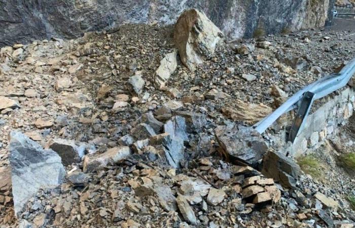 Un morceau de falaise s’effondre en Valais. La coupure de la route Sierre – Zinal