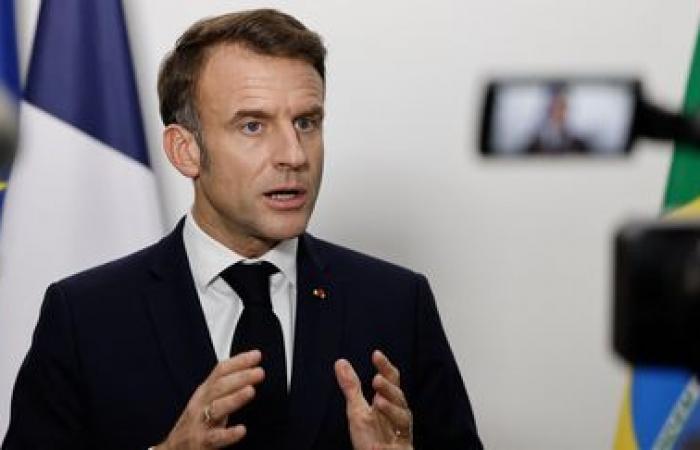 Emmanuel Macron dénonce la « posture d’escalade » de la Russie et appelle Vladimir Poutine « à la raison »