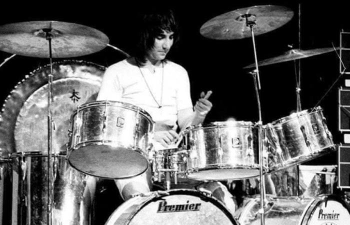 un jeune de 19 ans remplace Keith Moon à la batterie après une grave maladie