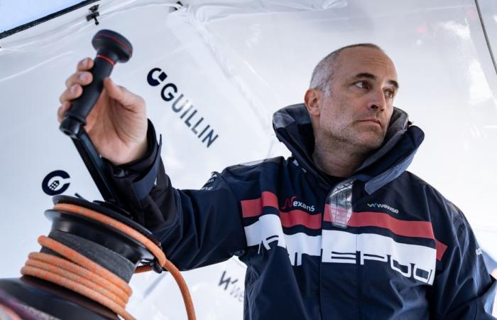 Le skipper Fabrice Amedeo profite du Vendée globe pour sonder les océans