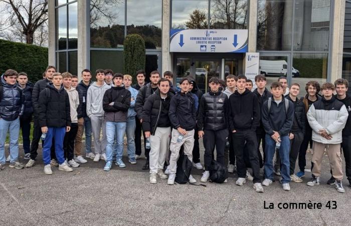 Monistrol-sur-Loire: Château students visiting companies