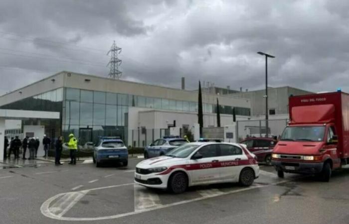 Explosion dans une entreprise métallurgique à Arezzo: quatre travailleurs hospitalisés