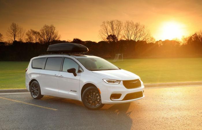 Chrysler présente l’édition Pacifica Family Adventure Vehicle (FAV) 2025