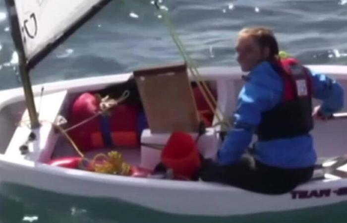 La première traversée en solitaire de Violette Dorange fut la Manche, elle avait 15 ans