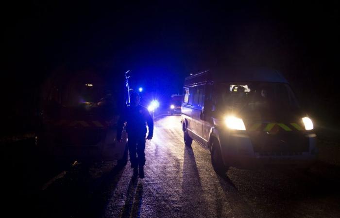 l’automobiliste fauche un auto-stoppeur et s’enfuit