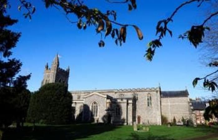 Harry Styles et Kate Cassidy parmi les personnes en deuil photographiées devant l’église