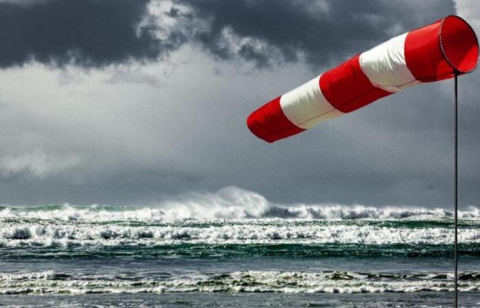 jusqu’à 130 km/h sur les côtes aquitaines, alerte ORANGE