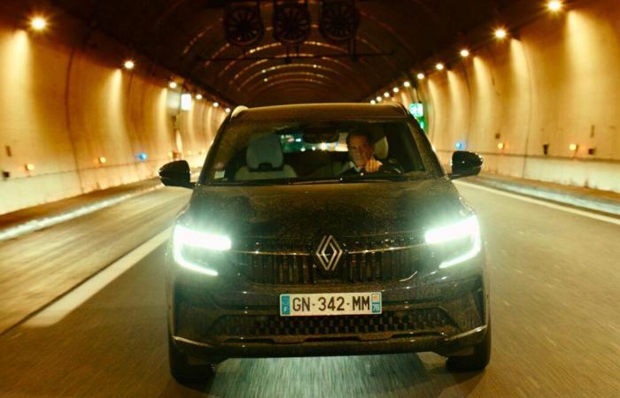 une fiction in vitro, dans l’habitacle d’une voiture, transportée par Vincent Lindon