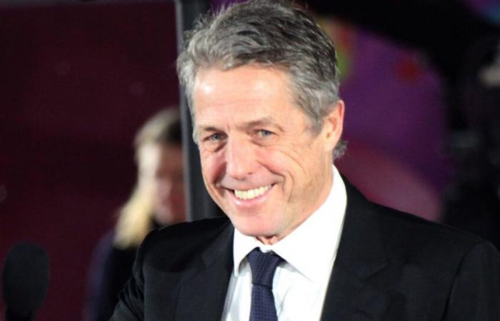 Hugh Grant admet qu’il est devenu un père “beaucoup trop vieux” dans la vie