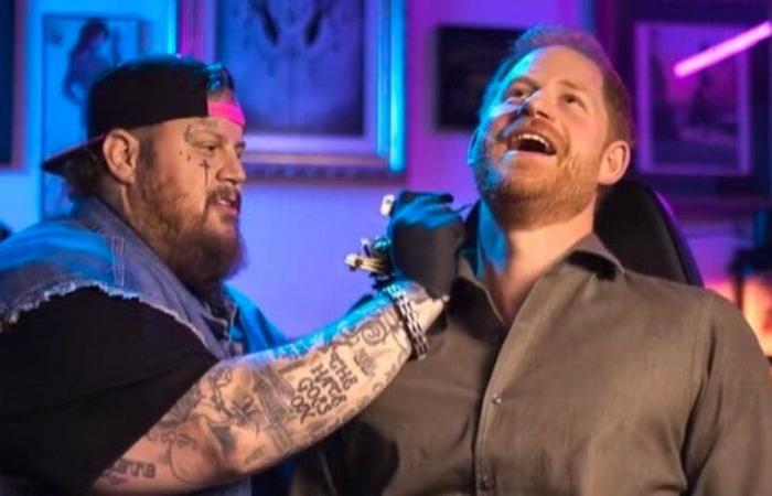 Le prince Harry se fait « tatouer » pour les Jeux Invictus