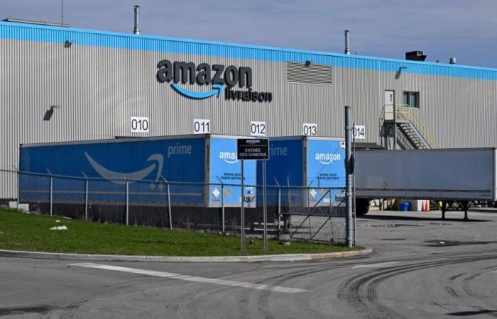 Piquet devant Amazon à Laval: les salariés haussent le ton