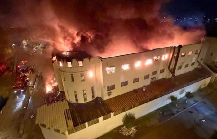 Un violent incendie ravage une usine de prêt-à-porter à Tanger