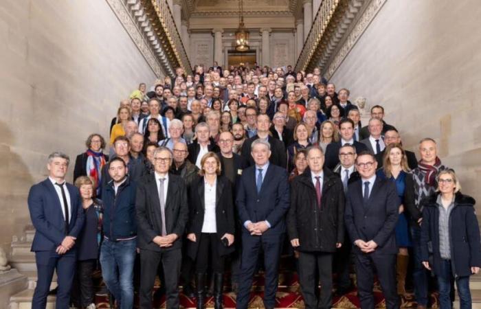 Paris. Plus de 200 élus isérois ont été reçus au Sénat