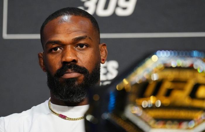 « Tais-toi »… Un ancien poids lourd de l’UFC critique les fans en se plaignant que Jon Jones « esquive » Tom Aspinall