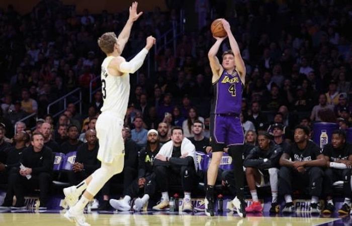 Dalton Knecht devient fou pour aider les Lakers à battre le jazz et à rester invaincus lors de la Emirates NBA Cup