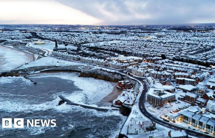 Les avertissements météorologiques britanniques concernant la glace et la neige restent en vigueur