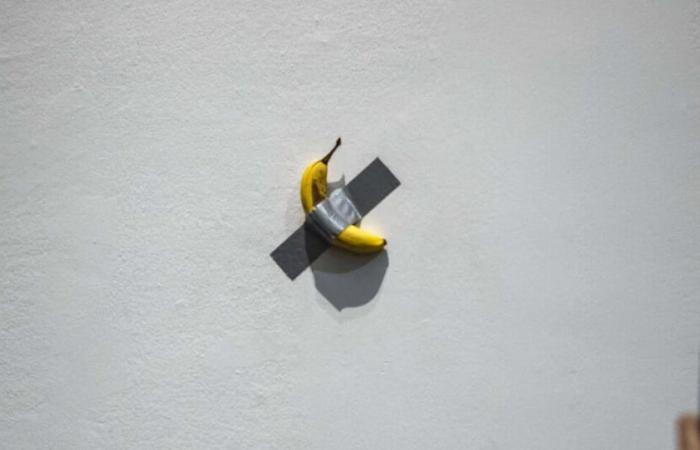 Voici le montant à sept chiffres de la banane collée au mur qui est devenue virale sur les réseaux sociaux