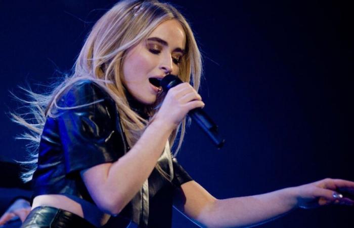 Un prêtre new-yorkais licencié après avoir autorisé le tournage du clip de Sabrina Carpenter dans son église