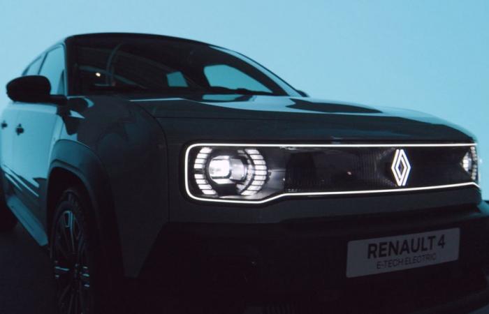 La Renault 4 E-Tech électrique dévoile un design de calandre… lumineux