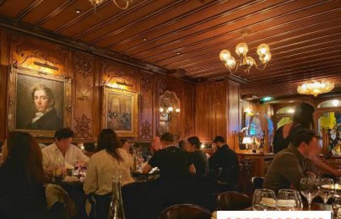 un restaurant chic à la façade historique et à la cuisine française raffinée