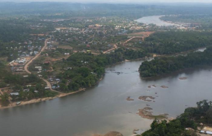 Au milieu de l’Amazonie, une ville française manque d’eau et de nourriture à cause du changement climatique