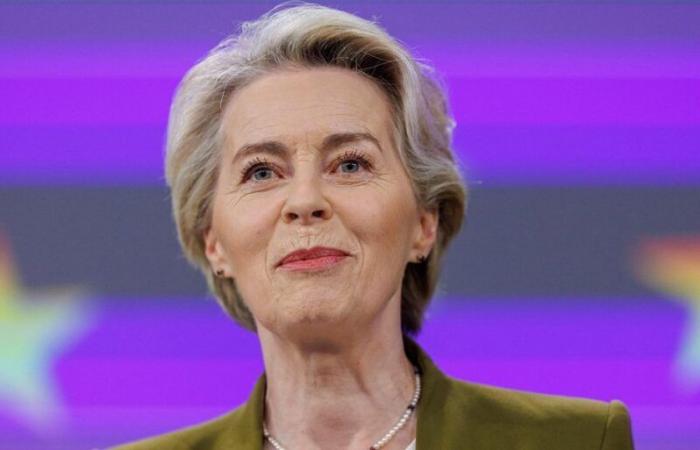 La dirigeante européenne von der Leyen prodigue les premiers secours sur un vol suisse