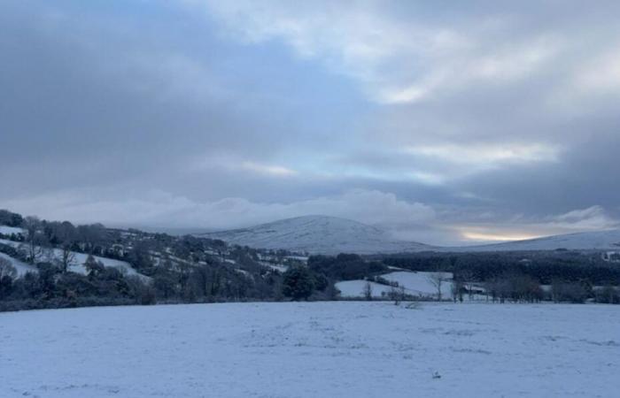 Scènes enneigées dans certaines parties du comté de Derry alors que les températures baissent pendant la nuit