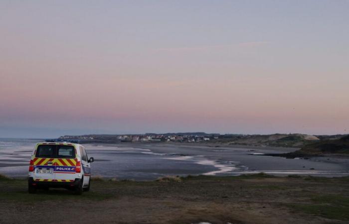 un corps découvert sur une plage, le quatorzième en trois semaines