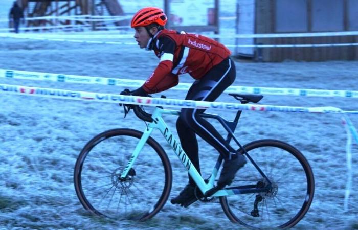 Hugo Antunes sur le podium au Challenge régional de cyclo cross