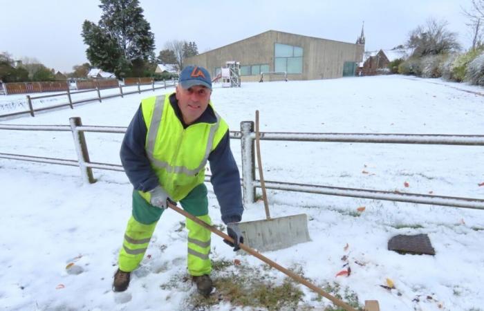 La petite commune des Côtes-d’Armor s’est réveillée avec 5 cm de neige, mais peut compter sur Bernard