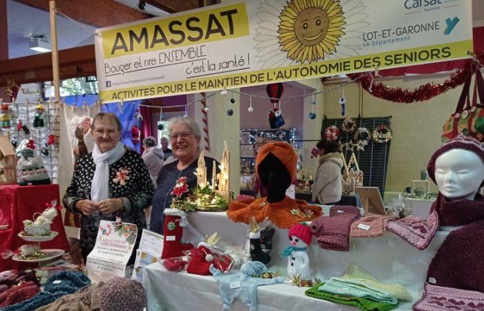 Saint-Sylvestre-sur-Lot. The Amassat Christmas stands