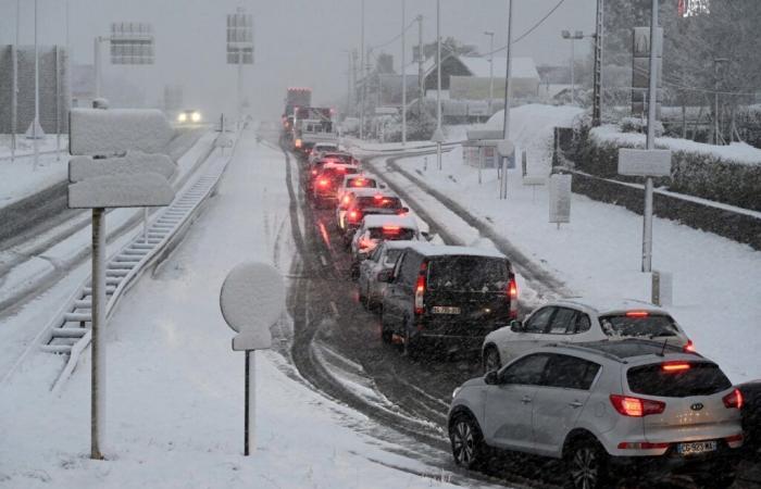 circulation très difficile, évitez de prendre la route, recommande la préfecture