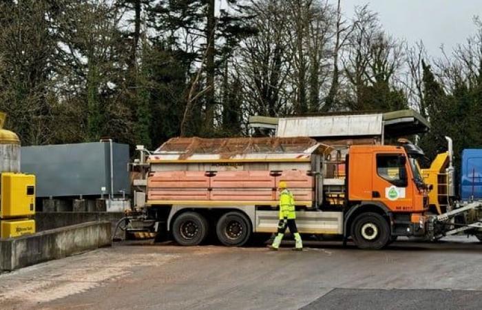 Des « conditions dangereuses » alors que la neige tombe dans le sud et l’ouest