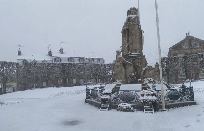 EN IMAGES. Le pays de Flers se réveille sous la neige : un décor de Noël