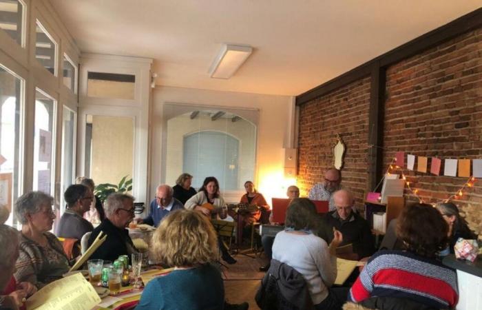 au café associatif Le Cercle de l’orme, « chacun contribue »