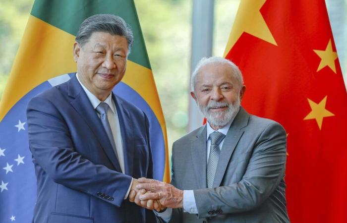 Après une rencontre avec Lula, Xi appelle à rassembler “davantage de voix” pour “une solution politique”…