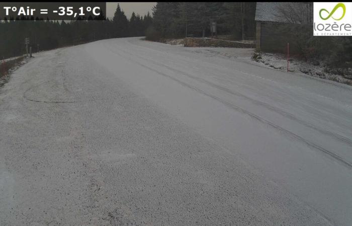 la neige tombe ce jeudi en Occitanie, des images en Lozère