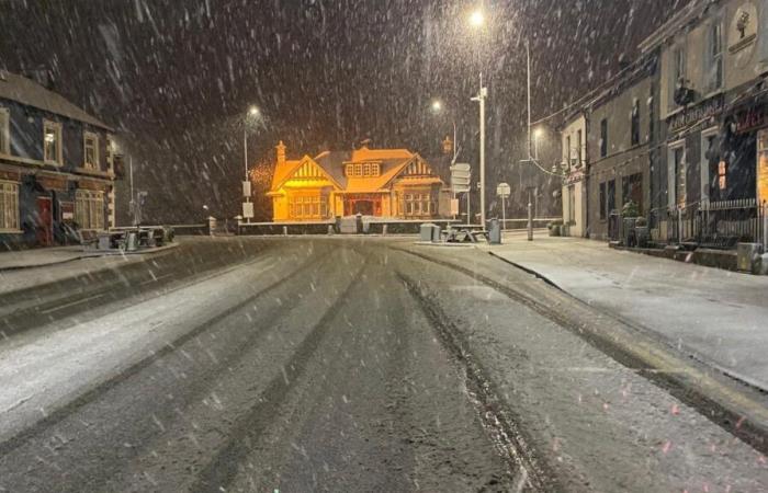 Des « conditions dangereuses » alors que la neige tombe dans le sud et l’ouest