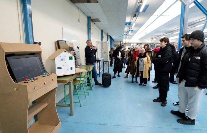 Le lycée professionnel porte le nom de Roland Carraz