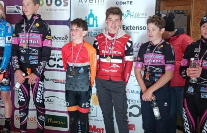 Hugo Antunes sur le podium au Challenge régional de cyclo cross