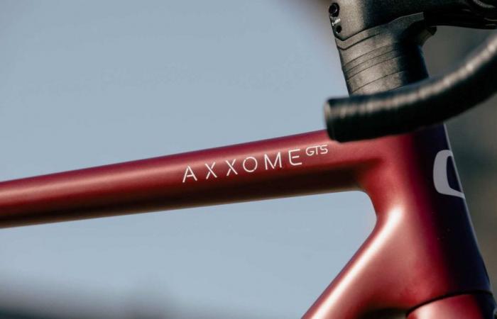 une nouvelle gamme de vélos carbone moins chers, inaugurée par la route Axxome et le gravier Graxx