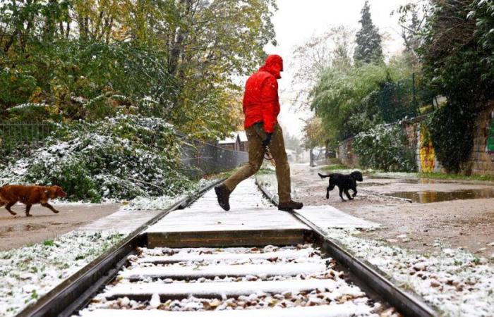 à Paris, quatre centimètres de neige, “du jamais vu depuis 56 ans” en novembre