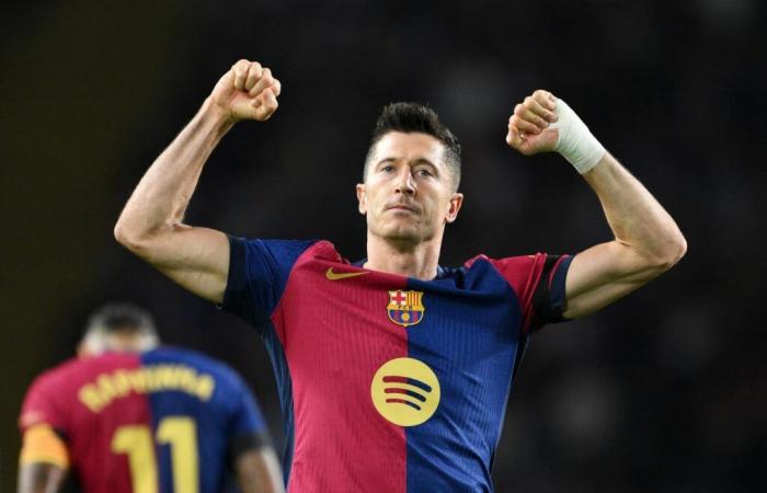 La star du FC Barcelone, Lewandowski, a accepté de rejoindre Manchester United