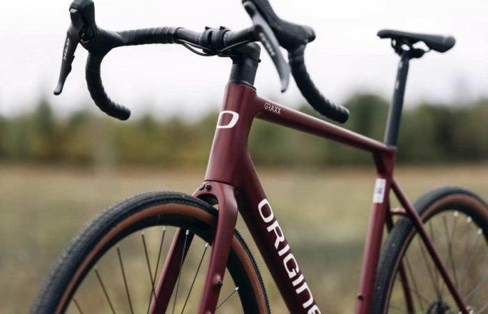 une nouvelle gamme de vélos carbone moins chers, inaugurée par la route Axxome et le gravier Graxx