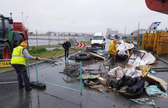 à Bassens, les entrées du Port de Bordeaux toujours assiégées