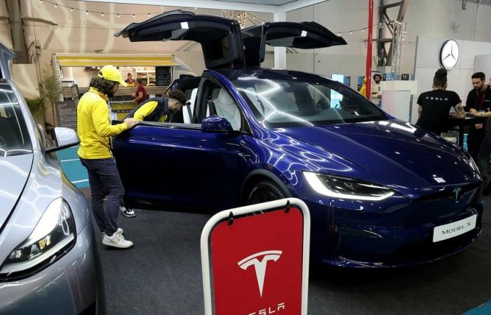 Après un accident mortel provoqué par un taxi, Tesla est amenée à modifier son système de freinage d’urgence