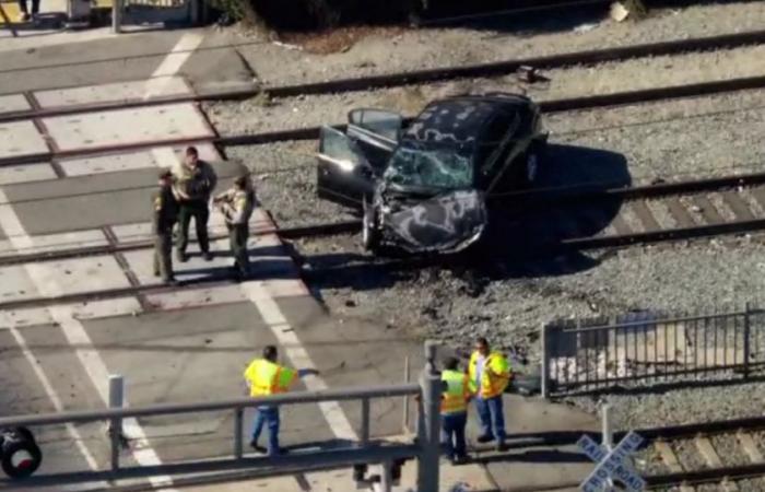 Un conducteur hospitalisé après avoir percuté le côté d’une rame de métro dans le sud de Los Angeles