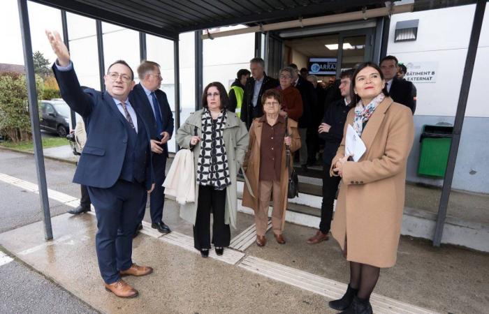 Le lycée professionnel prend le nom de Roland Carraz