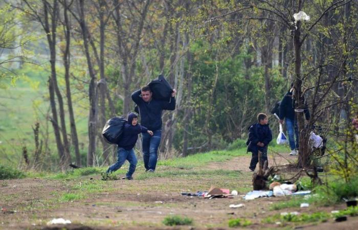 Un trafic d’êtres humains tentaculaire démantelé, soupçonné d’avoir transporté au moins 2 200 Syriens vers l’Europe